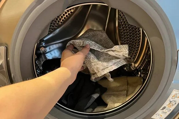 Jak usunąć sierść podczas prania? Skuteczne metody, które działają